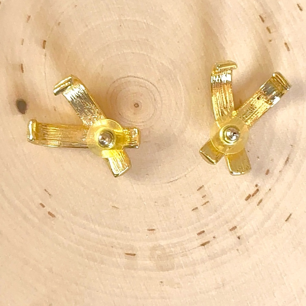 Avon Vintage Gold and Silver Tone Crystal Earrings - Picture 4 of 4